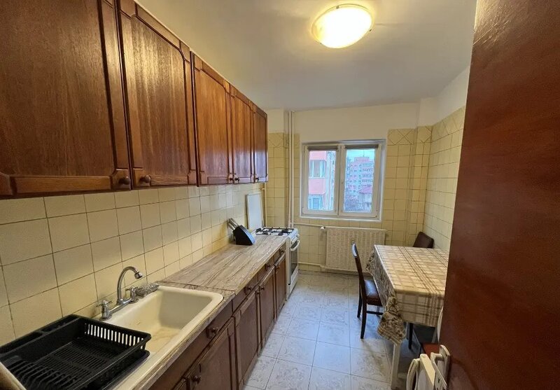 Lacul Tei, Teiul Doamnei 6 minute Parc Tei/Facultatea de Constructii