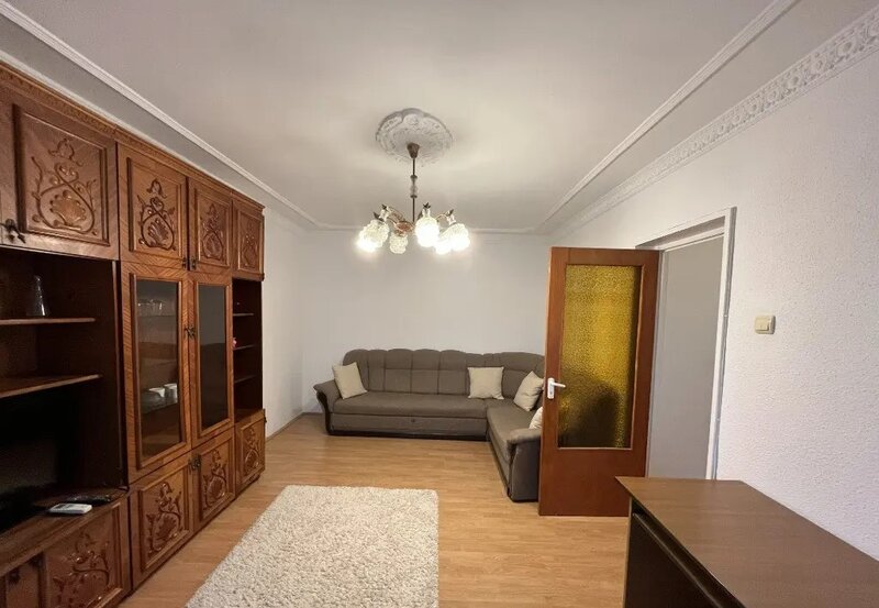 Lacul Tei, Teiul Doamnei 6 minute Parc Tei/Facultatea de Constructii